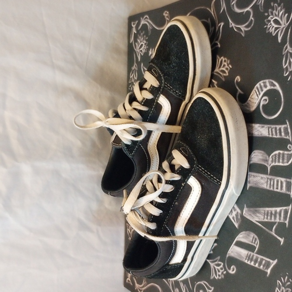 Vans Old Skool kids, black/white shoes, size 2